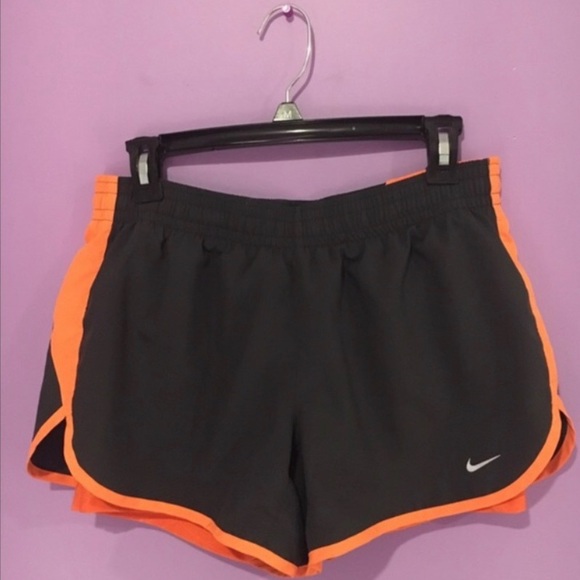 Nike 2-in-1 Women’s Training Shorts - Picture 3 of 4